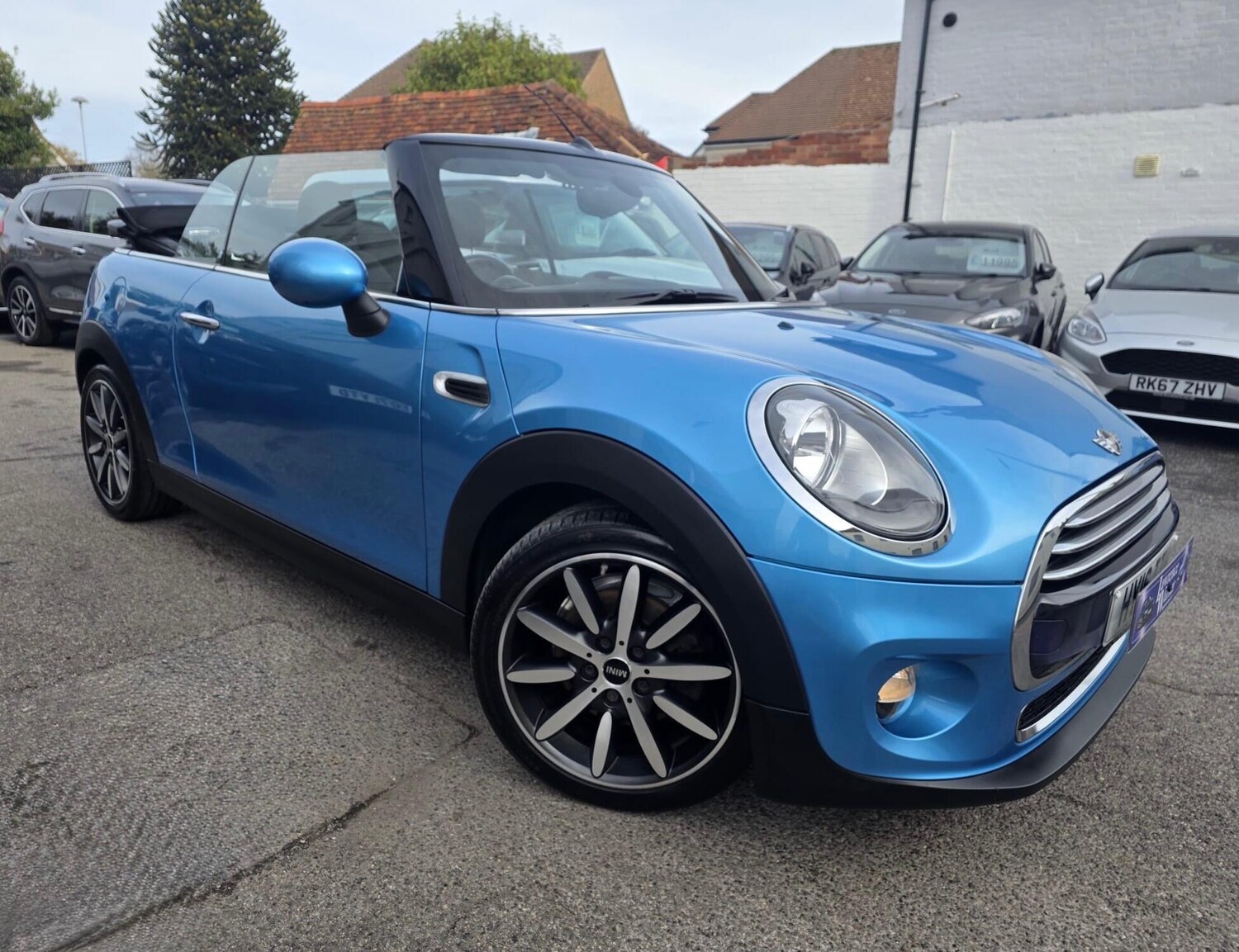 Used MINI Convertible 2016 for sale - 76573197: Photo 41