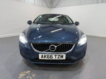Used Volvo V40 2016 for sale - 79722899: Photo