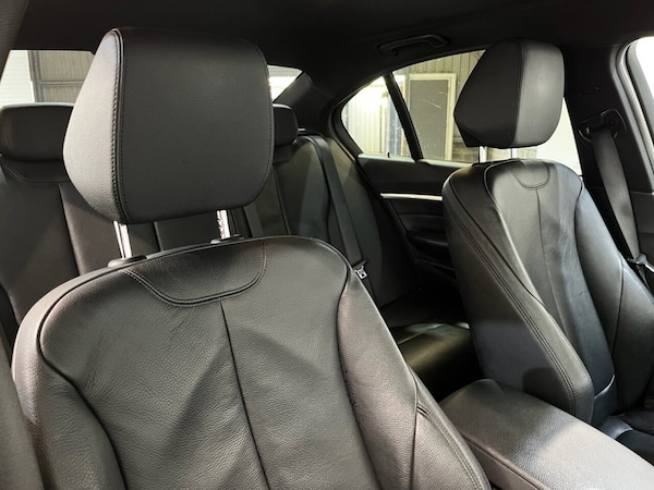 Used BMW 3 Series 2018 for sale - 76322964: Photo 30