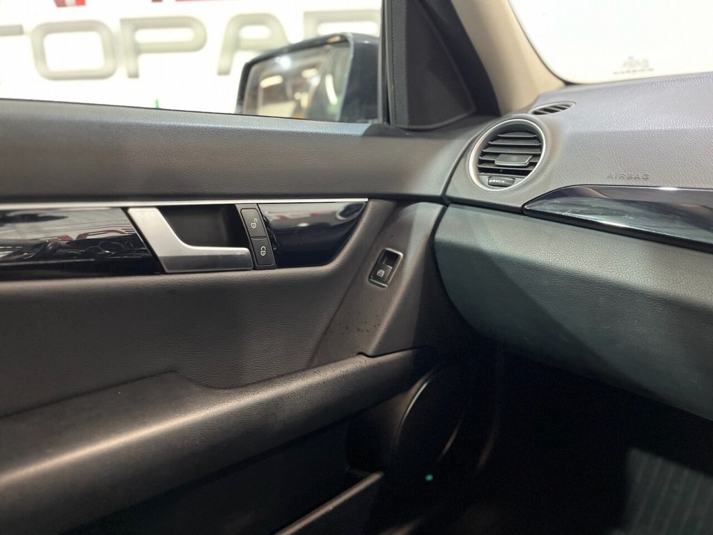 Used Mercedes-Benz C Class 2013 for sale - 76632130: Photo 32