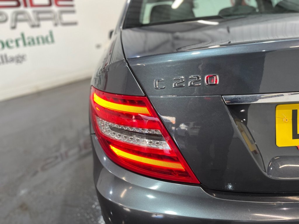 Used Mercedes-Benz C Class 2013 for sale - 76632130: Photo 35
