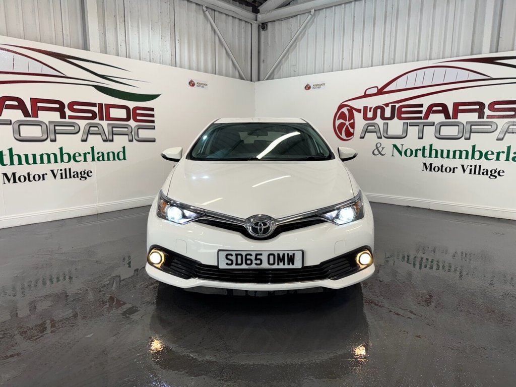 Used Toyota Auris 2015 for sale - 76395615: Photo 2