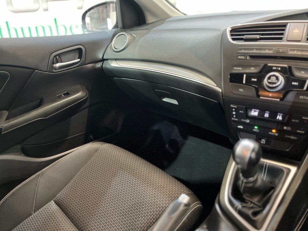 Used Honda Civic 2015 for sale - 77631780: Photo 28