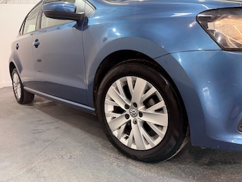 Used Volkswagen Polo 2015 for sale - 79142080: Photo