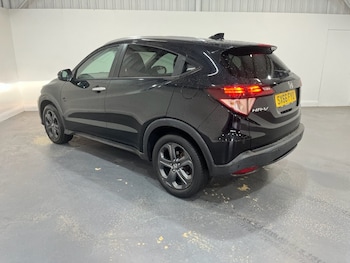 Used Honda HR-V 2017 for sale - 79550874: Photo