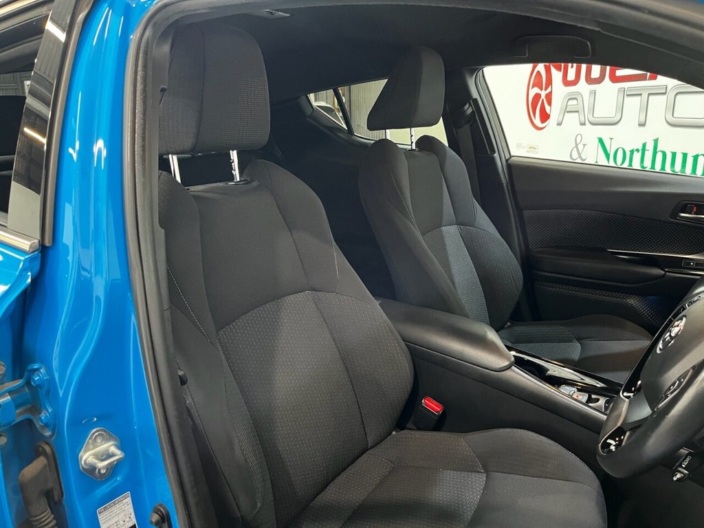 Used Toyota C-HR 2018 for sale - 77133175: Photo 12
