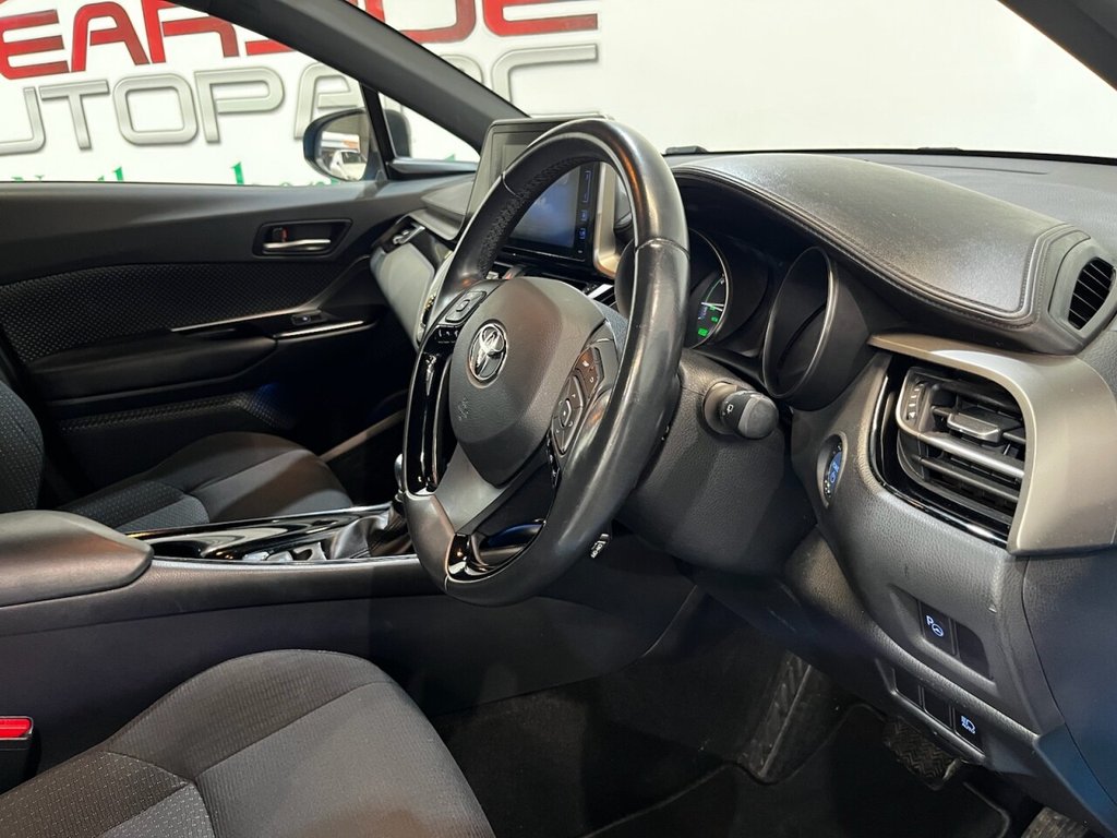 Used Toyota C-HR 2018 for sale - 77133175: Photo 13