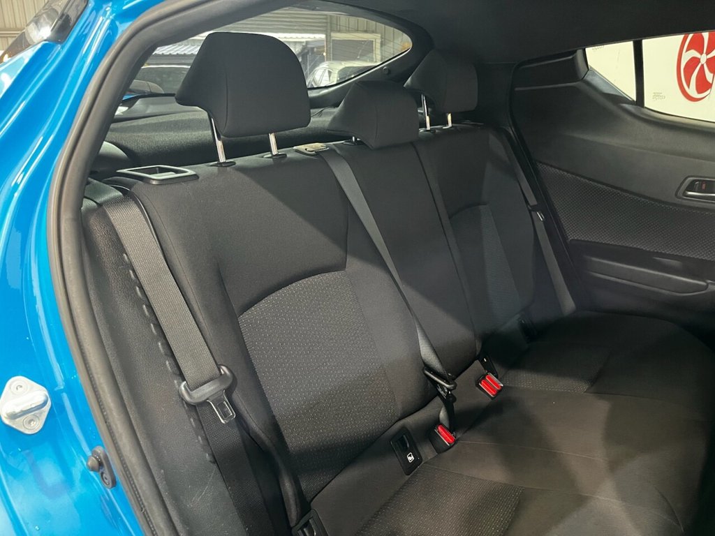 Used Toyota C-HR 2018 for sale - 77133175: Photo 15