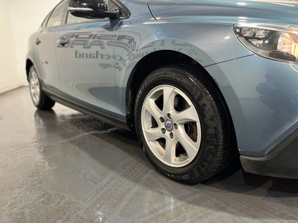 Used Volvo V40 2014 for sale - 76973167: Photo 10