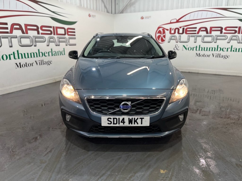 Used Volvo V40 2014 for sale - 76973167: Photo 2