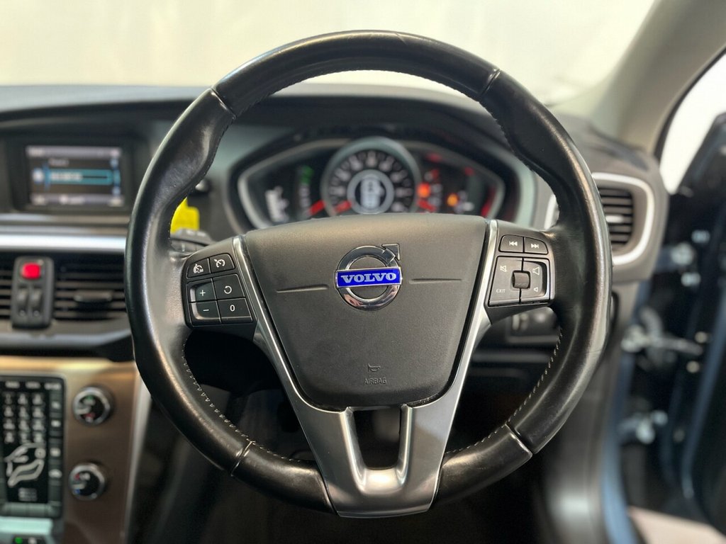 Used Volvo V40 2014 for sale - 76973167: Photo 24