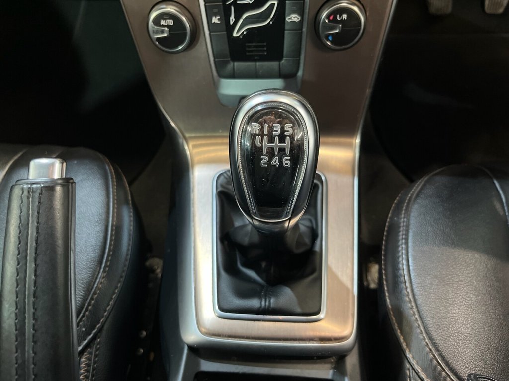 Used Volvo V40 2014 for sale - 76973167: Photo 26