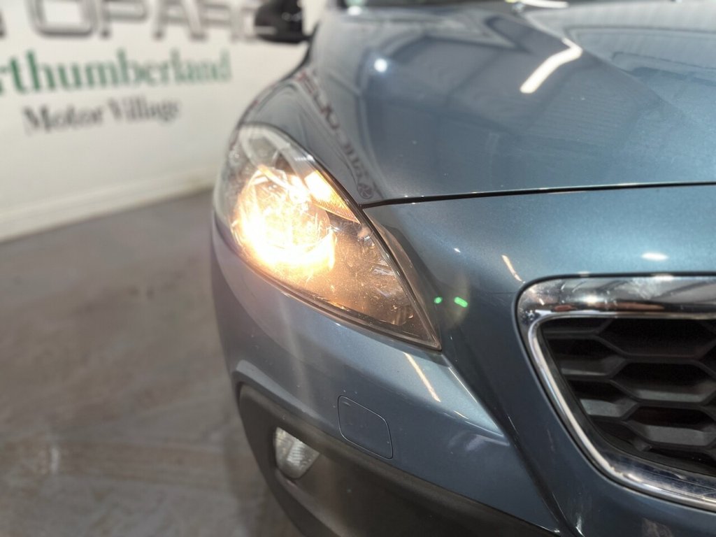 Used Volvo V40 2014 for sale - 76973167: Photo 8