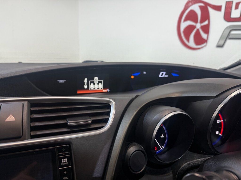 Used Honda Civic 2015 for sale - 76698547: Photo 24