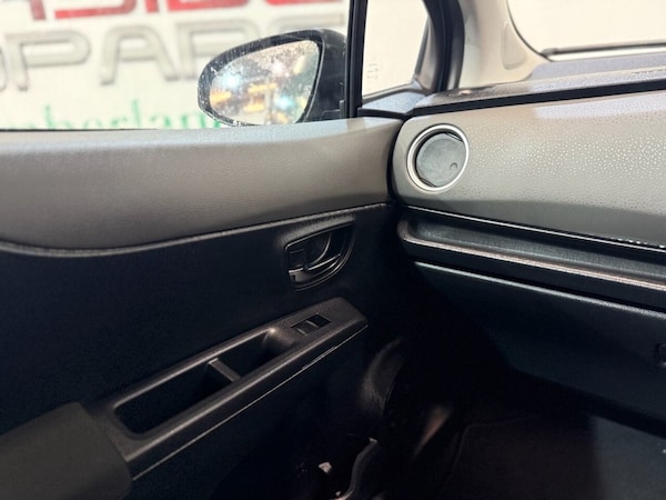 Used Toyota Yaris 2012 for sale - 76210478: Photo 23