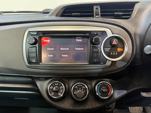 Used Toyota Yaris 2012 for sale - 76210478: Photo 25