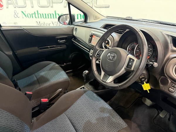 Used Toyota Yaris 2012 for sale - 76210478: Photo 30