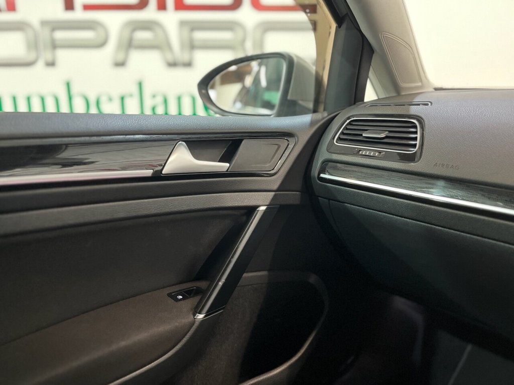 Used Volkswagen Golf 2017 for sale - 76797647: Photo 29