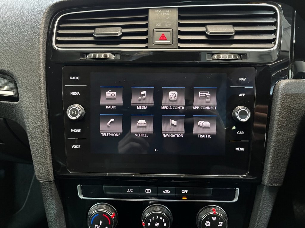 Used Volkswagen Golf 2017 for sale - 76797647: Photo 48