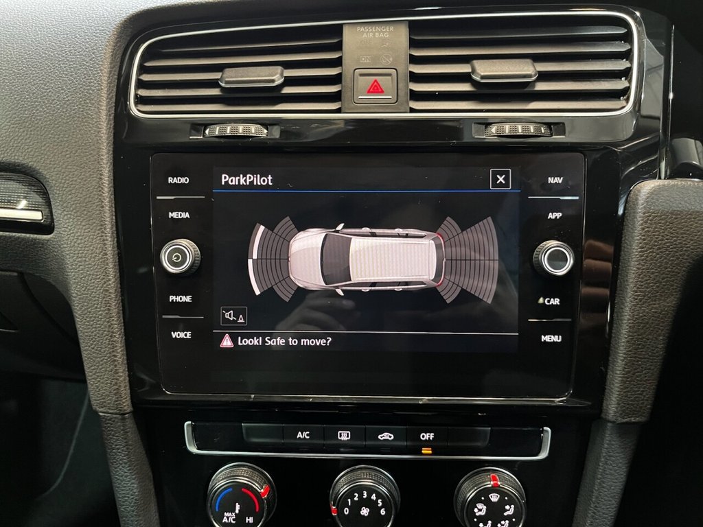 Used Volkswagen Golf 2017 for sale - 76797647: Photo 49