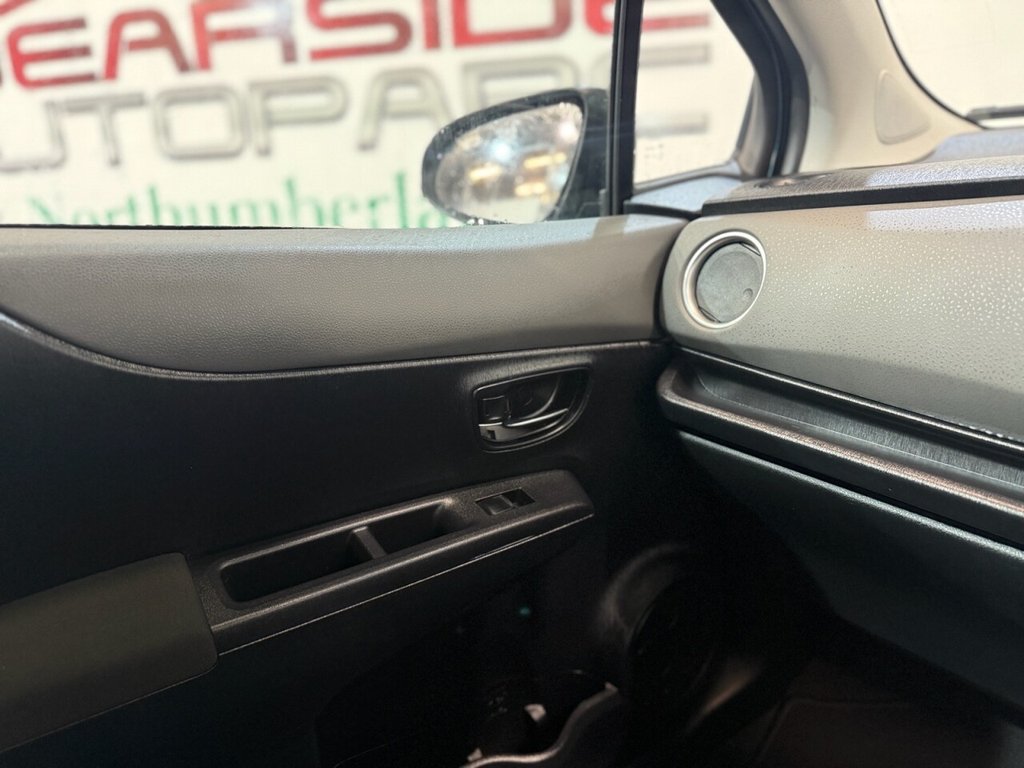 Used Toyota Yaris 2012 for sale - 76591122: Photo 22