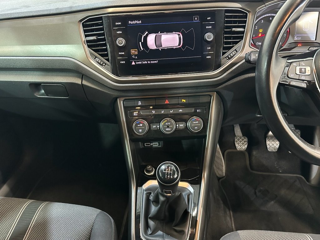 Used Volkswagen T-Roc 2018 for sale - 76454607: Photo 13