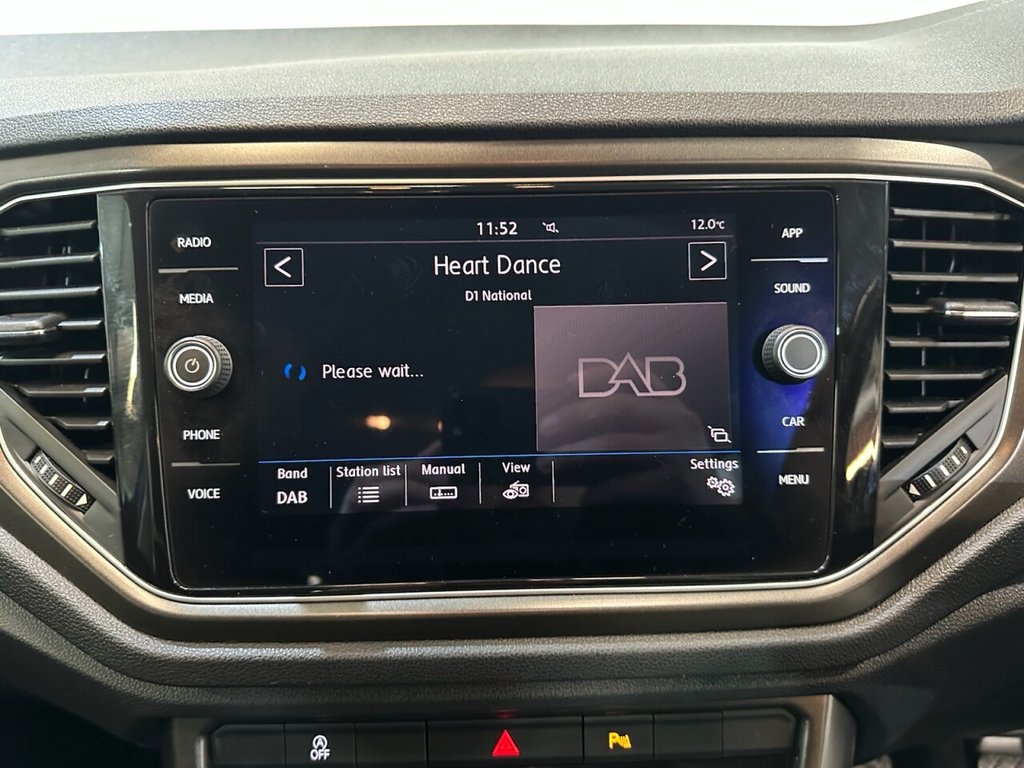 Used Volkswagen T-Roc 2018 for sale - 76454607: Photo 14