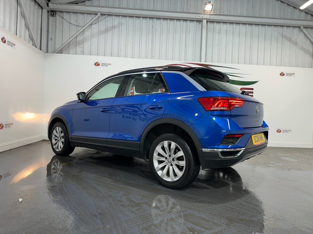 Used Volkswagen T-Roc 2018 for sale - 76454607: Photo 4