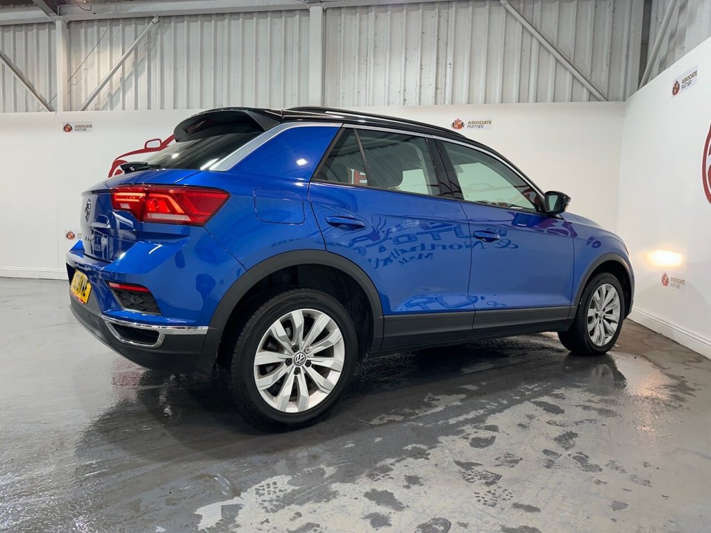 Used Volkswagen T-Roc 2018 for sale - 76454607: Photo 6