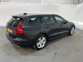 Used Volvo V60 2019 for sale - 79790792: Photo