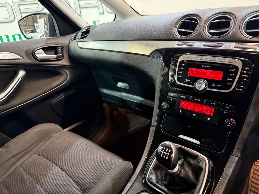 Used Ford S-Max 2014 for sale - 76570089: Photo 27