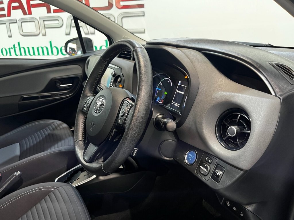 Used Toyota Yaris 2018 for sale - 76973132: Photo 12