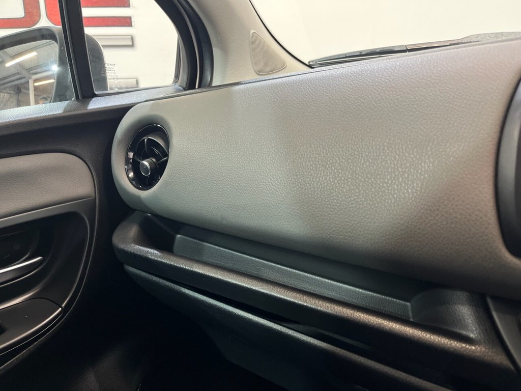 Used Toyota Yaris 2018 for sale - 76973132: Photo 27