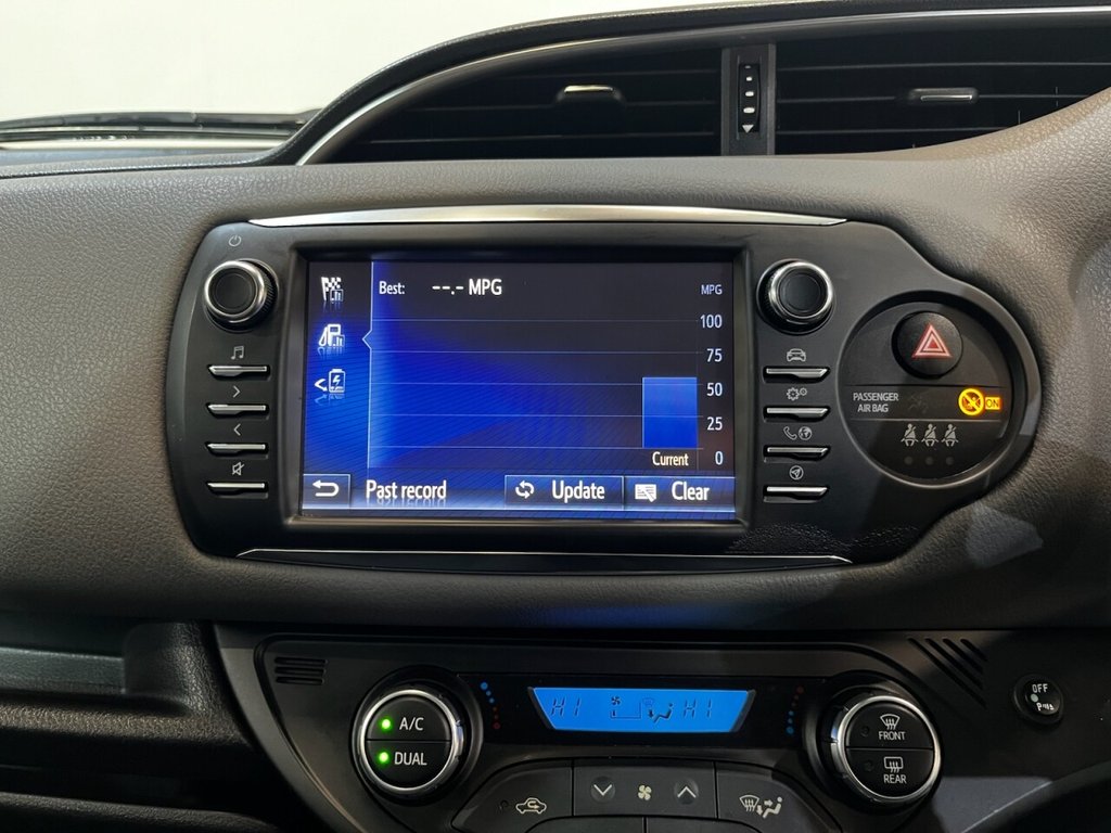 Used Toyota Yaris 2018 for sale - 76973132: Photo 40