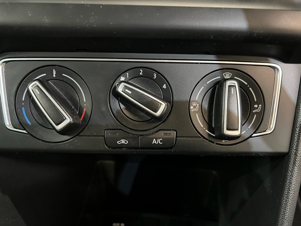 Used Volkswagen Polo 2015 for sale - 77734232: Photo 13