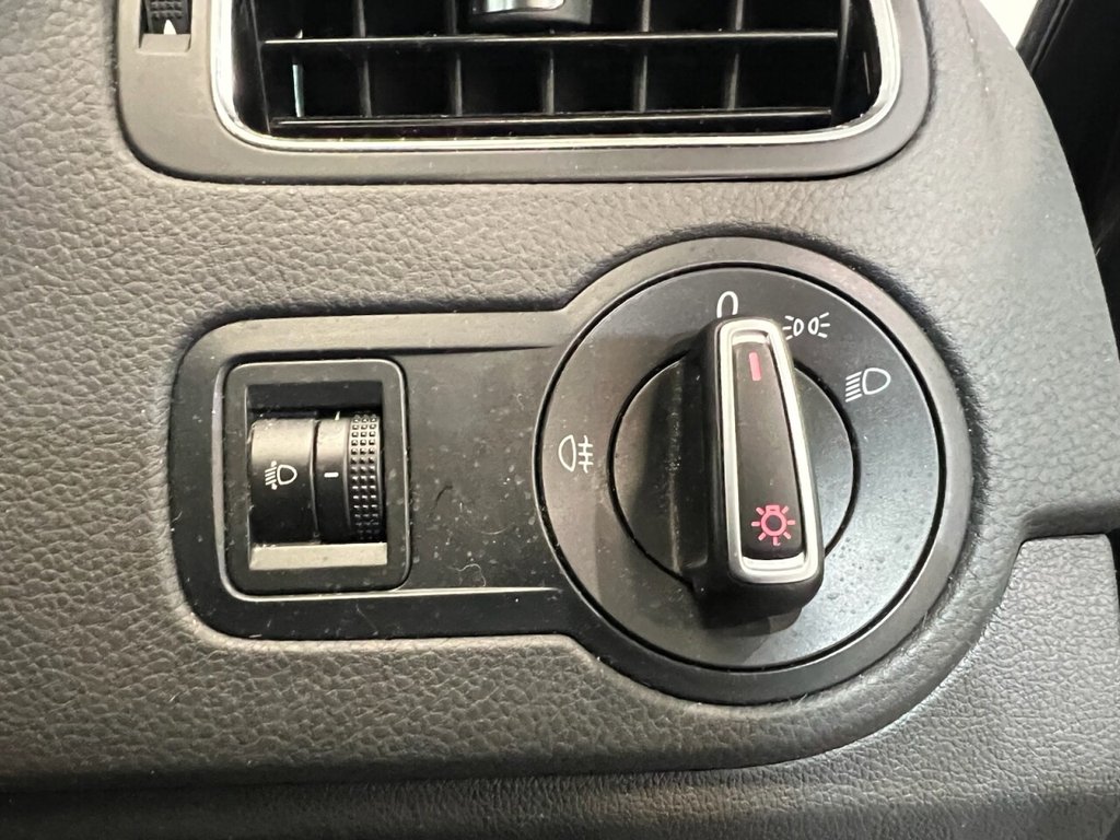 Used Volkswagen Polo 2015 for sale - 77734232: Photo 14