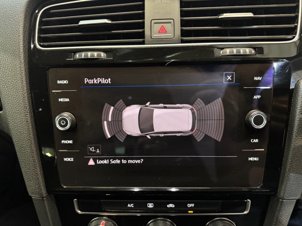 Used Volkswagen Golf 2017 for sale - 76569752: Photo 16