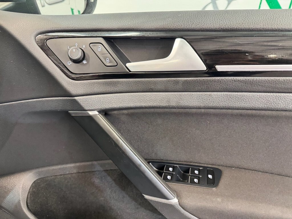 Used Volkswagen Golf 2017 for sale - 76569752: Photo 4