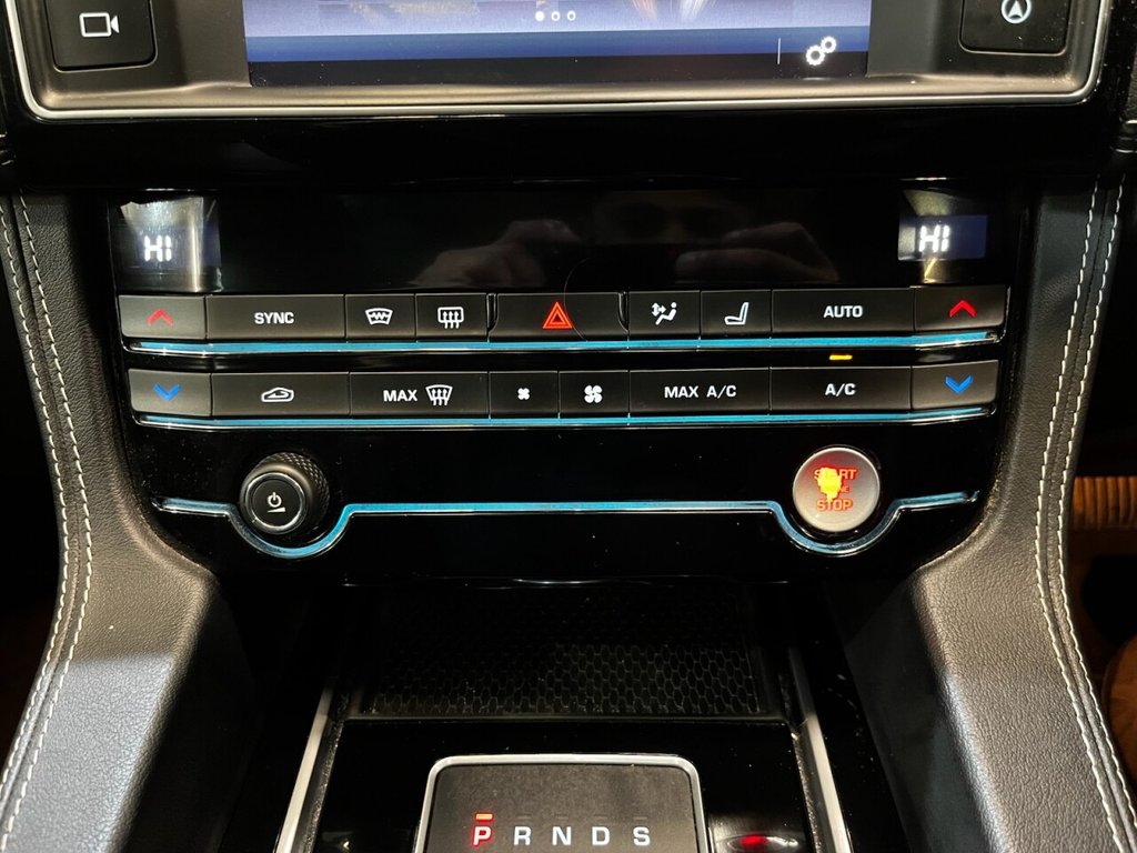 Used Jaguar F-Pace 2017 for sale - 76973248: Photo 30