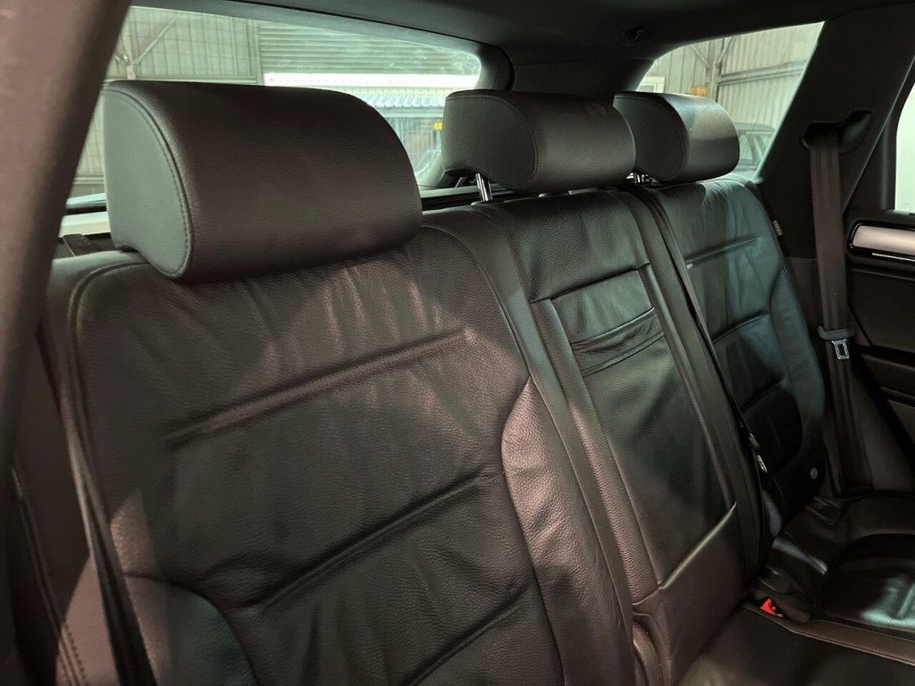 Used Volkswagen Touareg 2016 for sale - 76973391: Photo 19