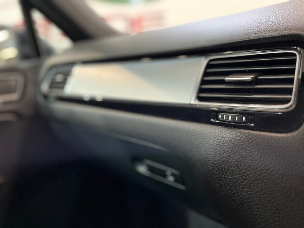 Used Volkswagen Touareg 2016 for sale - 76973391: Photo 35