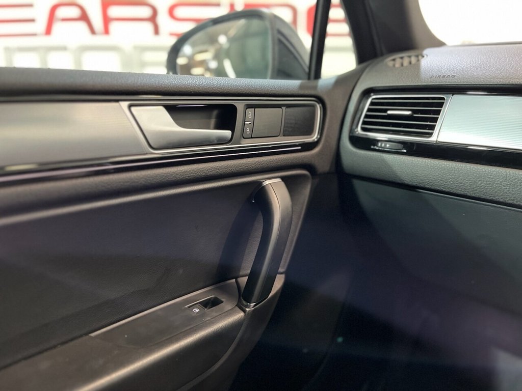 Used Volkswagen Touareg 2016 for sale - 76973391: Photo 37