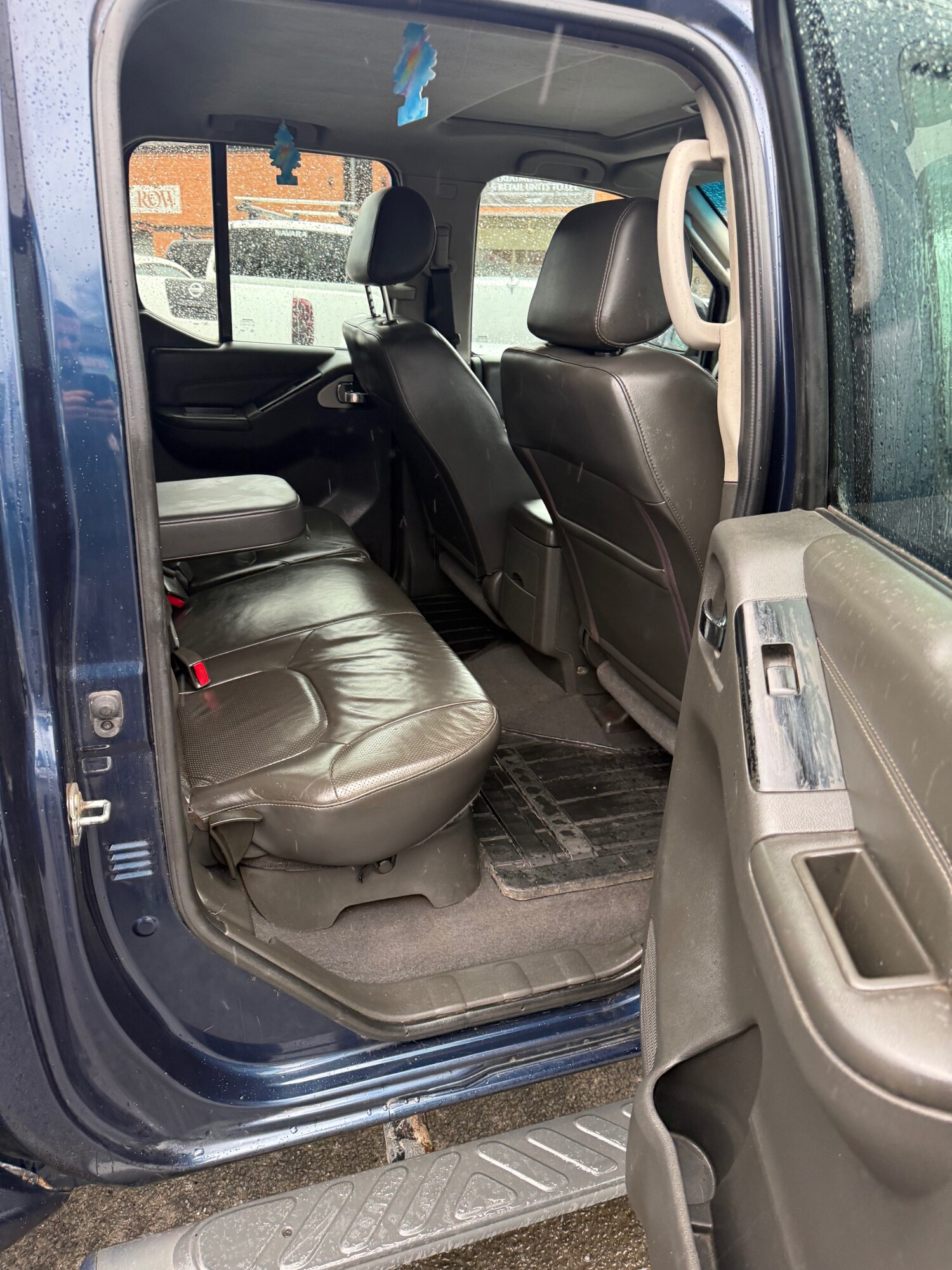 Used Nissan Navara 2011 for sale - 77678910: Photo 10