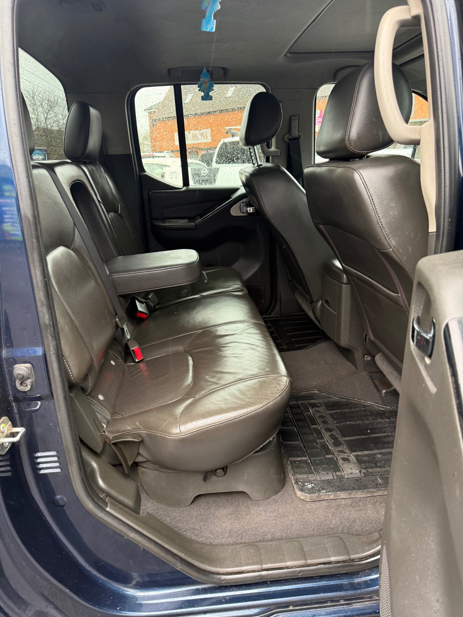 Used Nissan Navara 2011 for sale - 77678910: Photo 11