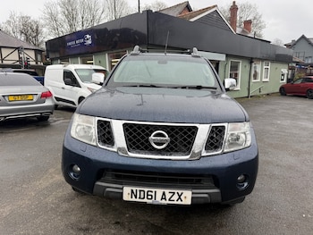 Used Nissan Navara 2011 for sale - 77678910: Photo