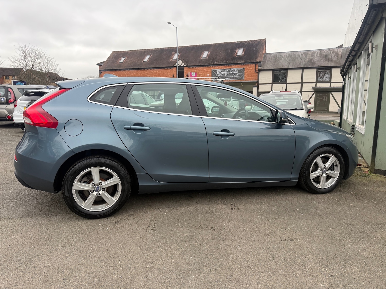 Used Volvo V40 2013 for sale - 77888479: Photo 11