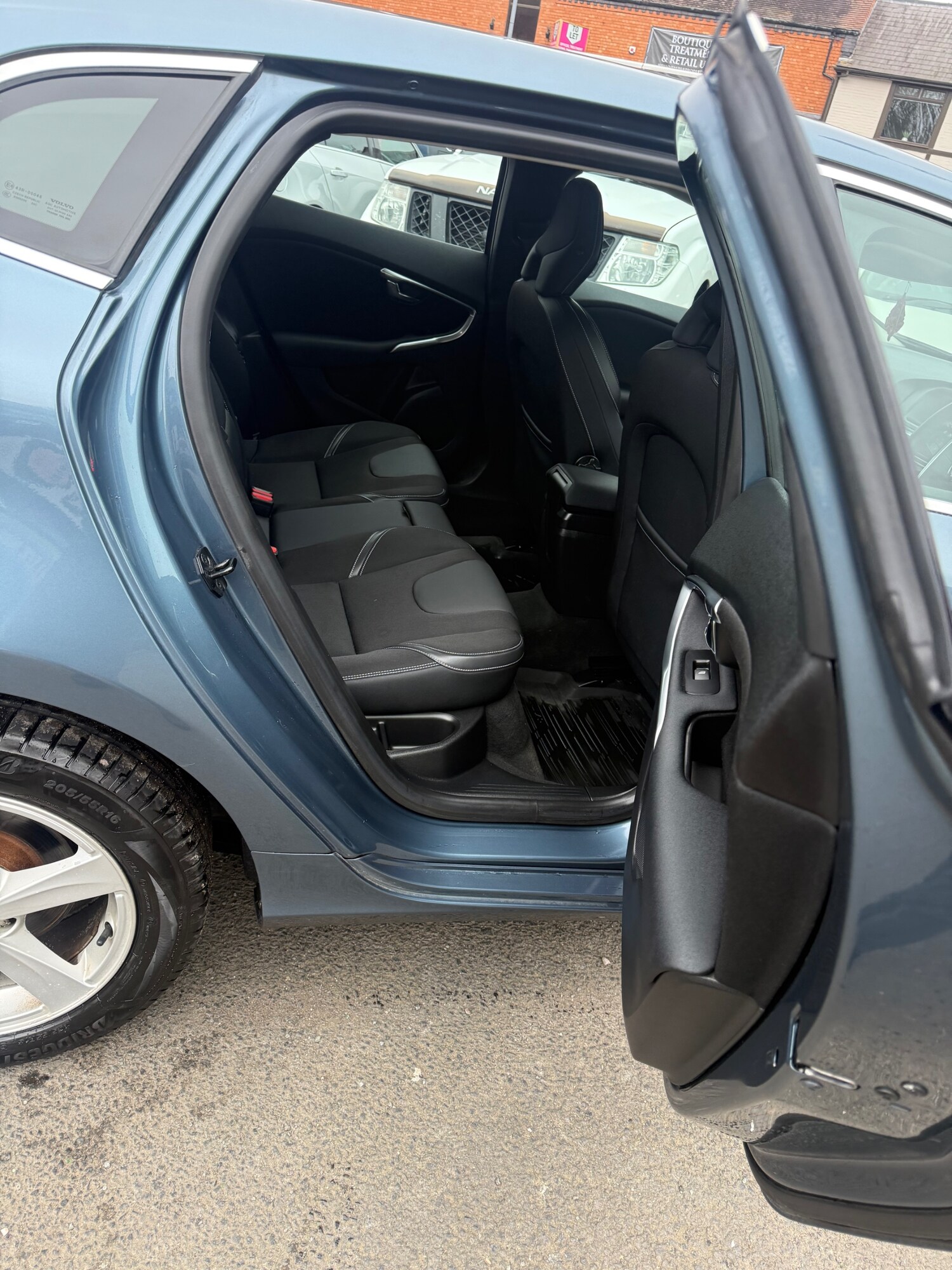 Used Volvo V40 2013 for sale - 77888479: Photo 24