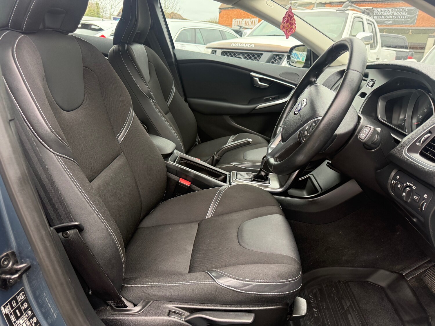 Used Volvo V40 2013 for sale - 77888479: Photo 28