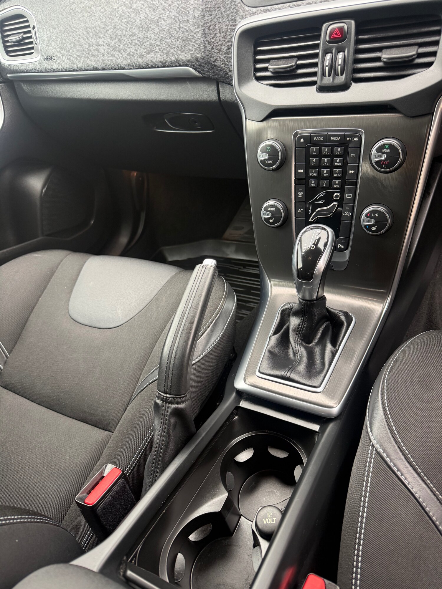 Used Volvo V40 2013 for sale - 77888479: Photo 29