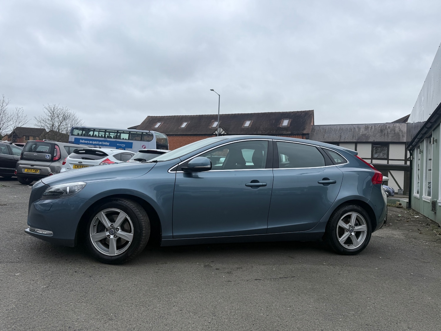 Used Volvo V40 2013 for sale - 77888479: Photo 3